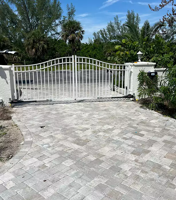 Chain Link Gate Repair in Oakland, FL